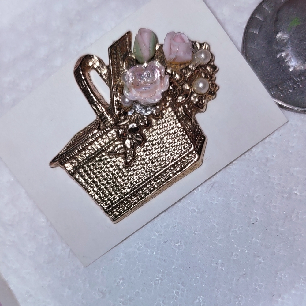 1928 Vintage Inspired Gold Basket of Flowers Brooch - Picture 9 of 12